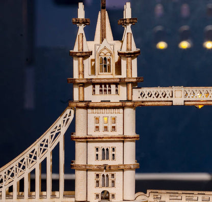 3D Laser Cut Wooden Puzzle: Tower Bridge with lights