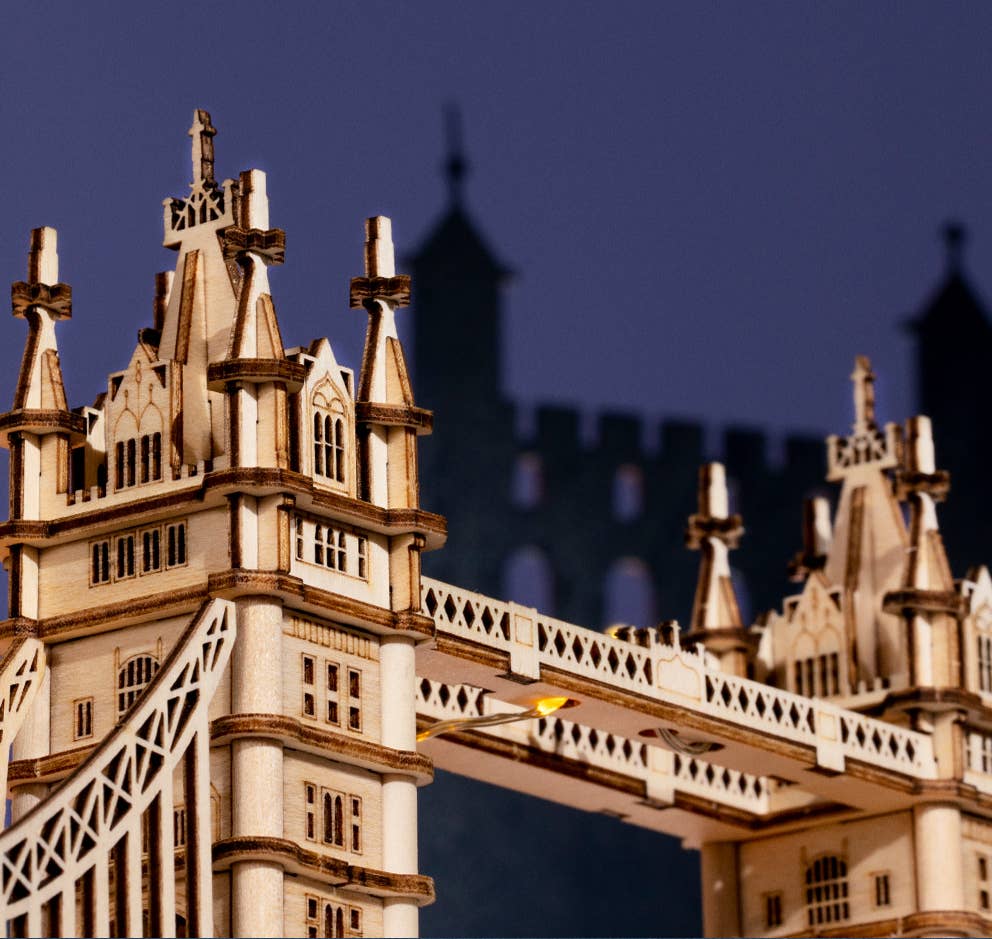 3D Laser Cut Wooden Puzzle: Tower Bridge with lights